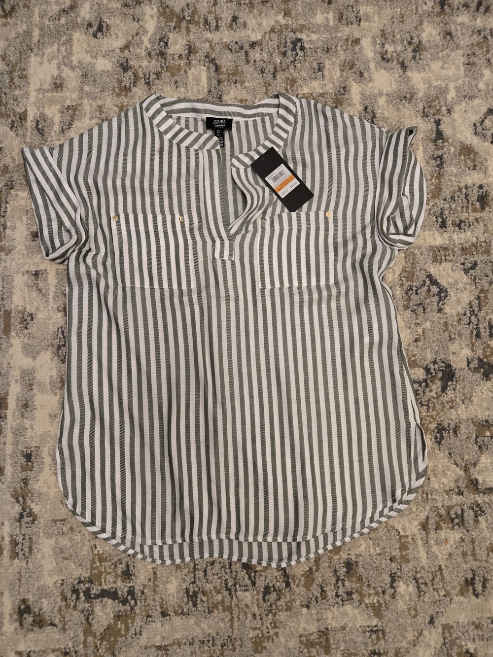 Jones New York Green and White Vertical Stripe Short-Sleeve Shirt